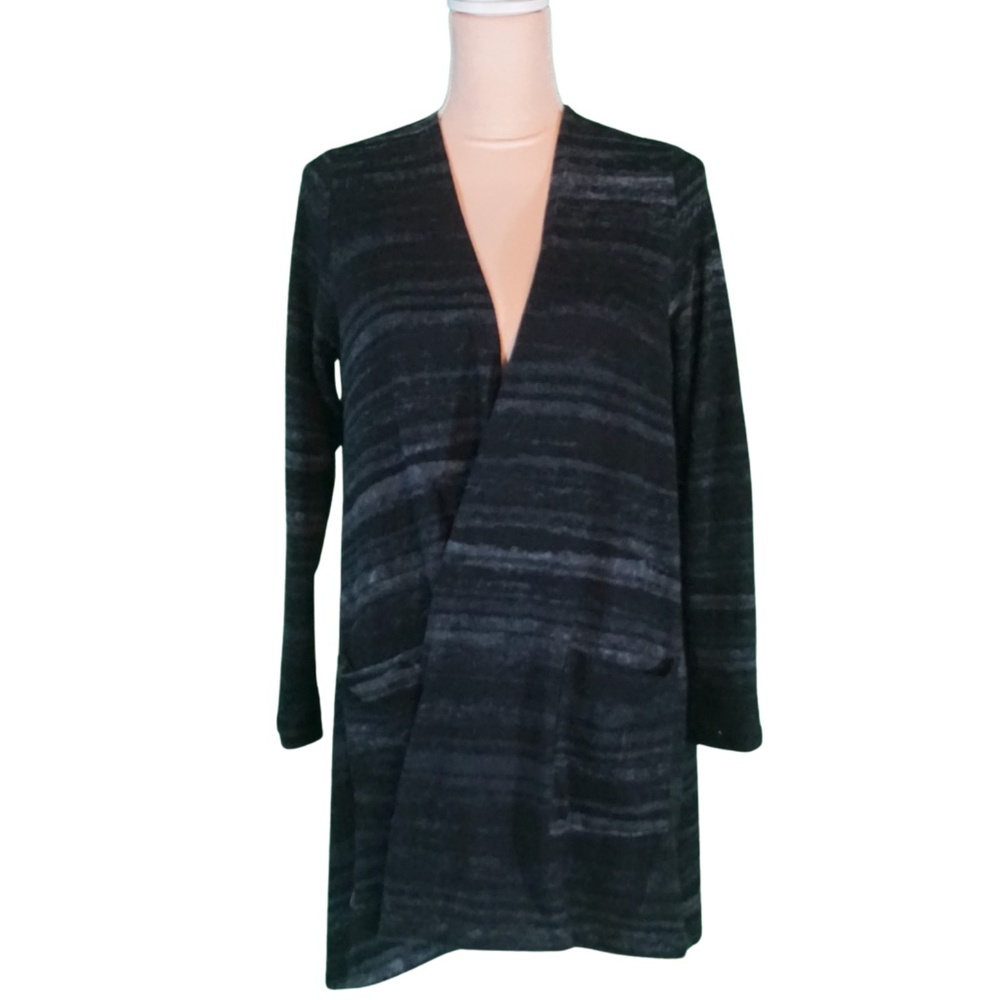 LuLaRoe long sleeve knit wrap